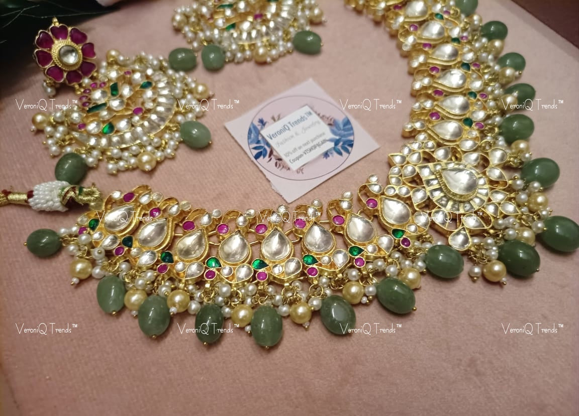 VeroniQ Trends-Traditional Gold Plated Heavy Pachi Kundan Choker Necklace With Green Quartz Beads Pachi Kundan-Gold Plated-Wedding Jewellery-Punjabi Jewellery-South Indian-Thappa Jewellery